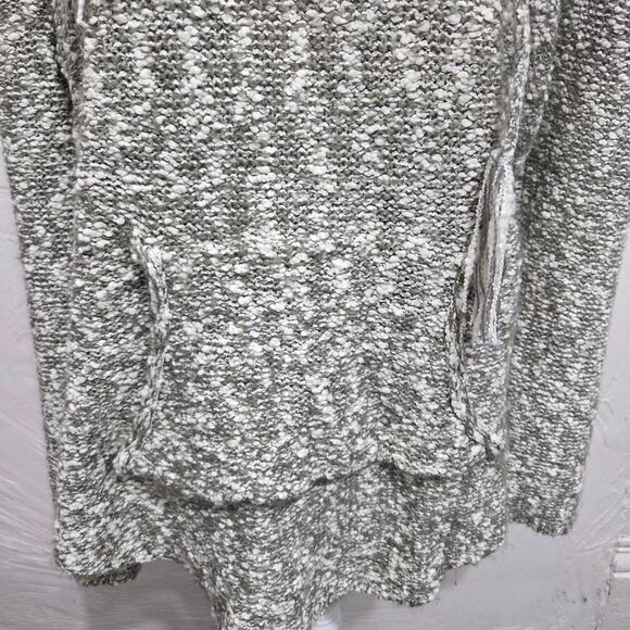 WindiRiver Green and White Long Hooded Sweater with Pocket Woman's Size Large - Picture 2 of 7
